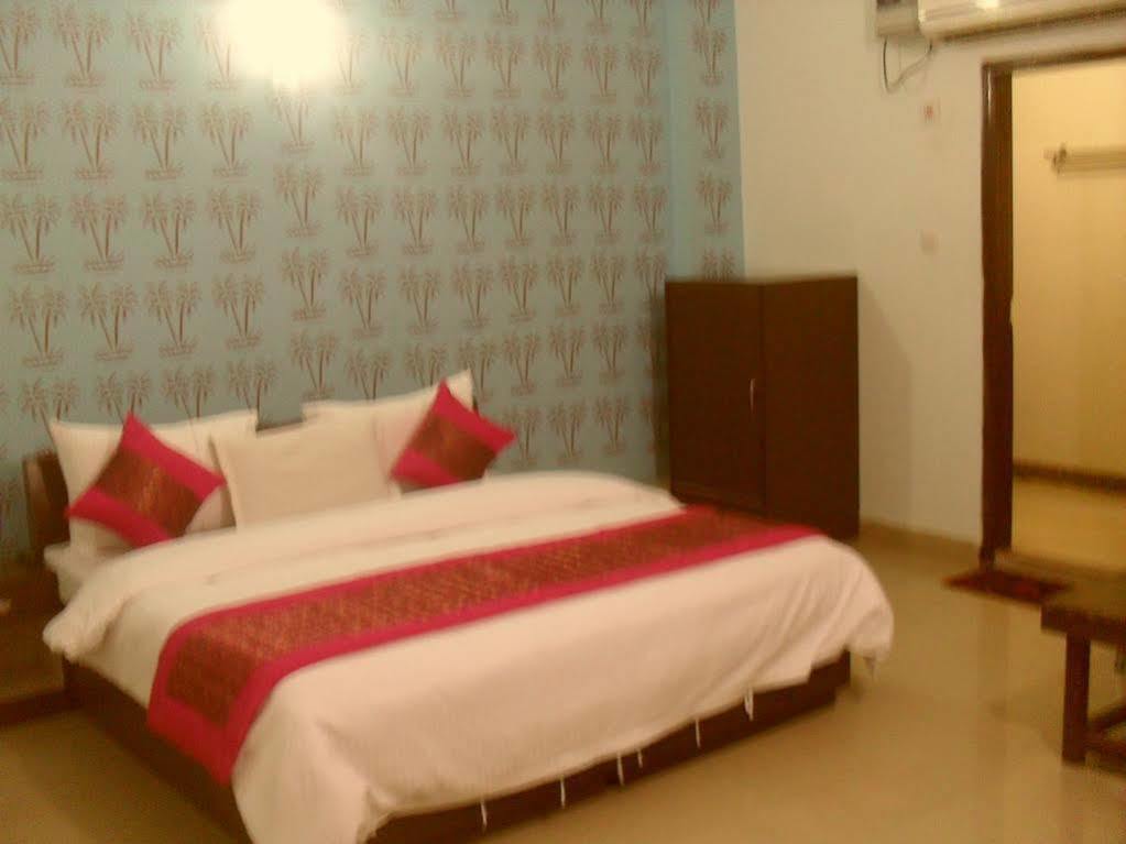 نيودلهي Hotel Le Princess @ Airport المظهر الخارجي الصورة
