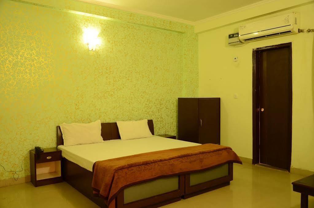 نيودلهي Hotel Le Princess @ Airport المظهر الخارجي الصورة